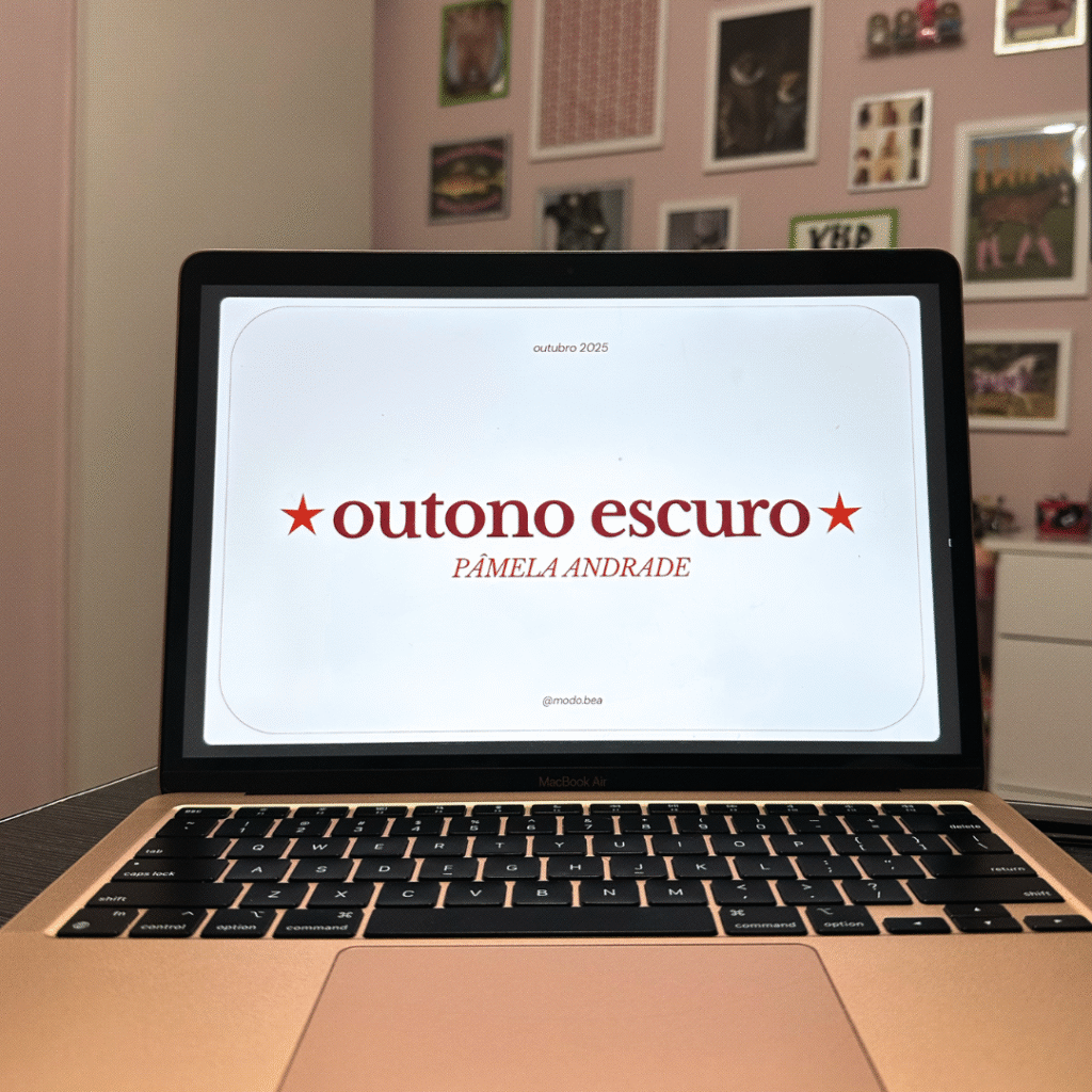 tela de um notebook em que se lê "outono escuro" e na linha abaixo "Pâmela Andrade".